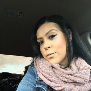 Meet your Posher, Nadia